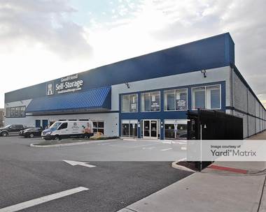 Storage Units for Rent available at 4301 Tonnelle Avenue, North Bergen, NJ 07047