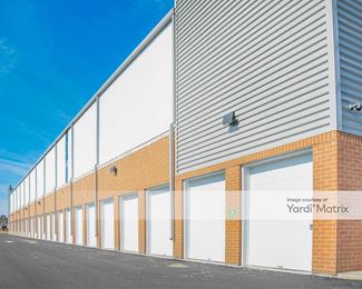 Photo 4 of Manhattan Mini Storage - 104 NJ-17, Wood Ridge, NJ