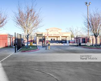 Photo 2 of Cullen Public Storage - 9447 Cullen Blvd, Houston, TX