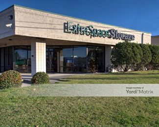 Photo 3 of Extra Space Storage - 25690 Interstate 45, Woodlands, TX