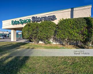 Photo 4 of Extra Space Storage - 25690 Interstate 45, Woodlands, TX