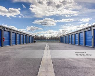 Photo 5 of CubeSmart Self Storage - 300 East Little York Road, Houston, TX