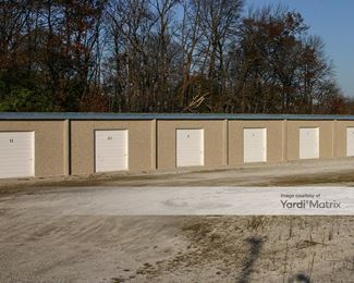 Photo 2 of Storage Rentals of America - N60W14944 Bobolink Avenue, Menomonee Falls, WI