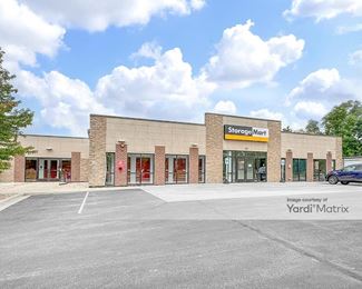 Photo 2 of StorageMart - 6951 South Lovers Lane Road, Franklin, WI