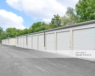 Photo 3 of StorageMart - 6951 South Lovers Lane Road, Franklin, WI