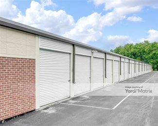 Photo 4 of StorageMart - 6951 South Lovers Lane Road, Franklin, WI