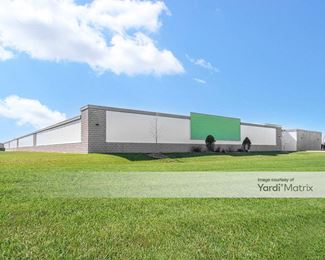 Photo 2 of Extra Space Storage - 1485 Corporate Center Drive, West Bend, WI