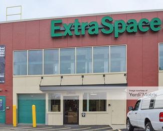 Photo 2 of Extra Space Storage - 230 Oak Street, Brockton, MA