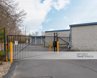 Photo 3 of iStorage - 23 Glen Avenue, Chelmsford, MA
