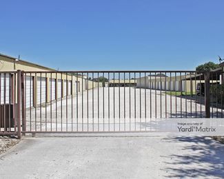 Photo 4 of H W Storage - 3629 Aubrell Road, Pearland, TX