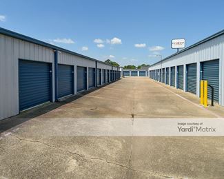 Photo 6 of Storage Rentals of America - 1964 Northpark Drive, Kingwood, TX