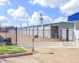 Photo 4 of Lake Jackson Self Storage - 212 Abner Jackson Pkwy, Lake Jackson, TX