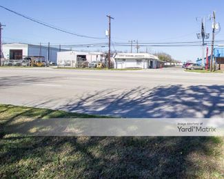 Photo 3 of Greenspoint Store-Lock - 1209 Aldine Bender Road, Houston, TX