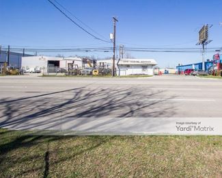 Photo 4 of Greenspoint Store-Lock - 1209 Aldine Bender Road, Houston, TX