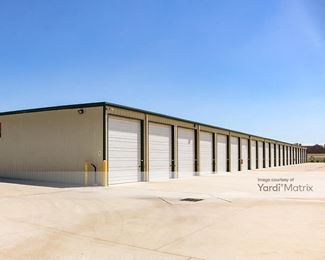 Photo 3 of iStorage - 8750 Bailey Road, Manvel, TX