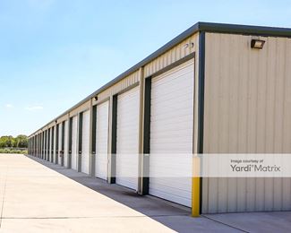 Photo 4 of iStorage - 8750 Bailey Road, Manvel, TX