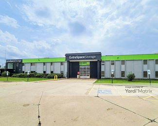 Photo 4 of Extra Space Storage - 426 South Westgate Street, Addison, IL