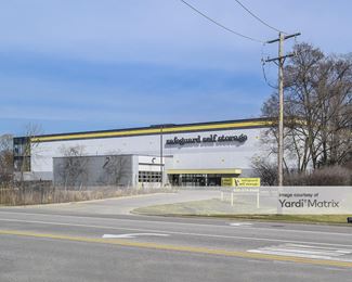 Photo 3 of Safeguard Self Storage - 21W379 Lake Street, Addison, IL
