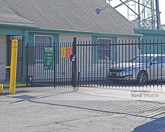 Photo 2 of Extra Space Storage - 6204 Oxford Avenue, Philadelphia, PA