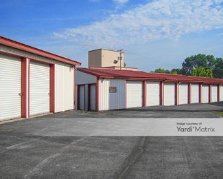 Photo 2 of Breezy-s Discount Storage - 1515 Pleasant Street, DeKalb, IL