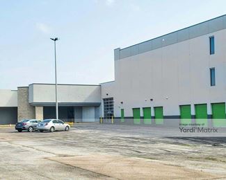 Photo 2 of Extra Space Storage - 1650 North Randall Road, Aurora, IL