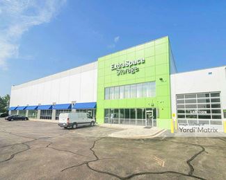 Photo 4 of Extra Space Storage - 1650 North Randall Road, Aurora, IL