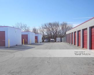 Photo 4 of 10 Federal Storage - 2710 North Farnsworth Avenue, Aurora, IL