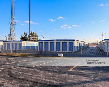 Storage Units for Rent available at 300 Old Skokie Hwy, Park City, IL 60085