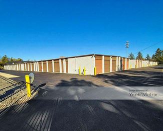 Photo 2 of Extra Space Storage - 673 Barron Blvd, Grayslake, IL