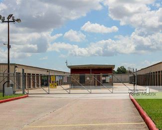 Photo 4 of Extra Space Storage - 4222 North Main Street, Baytown, TX