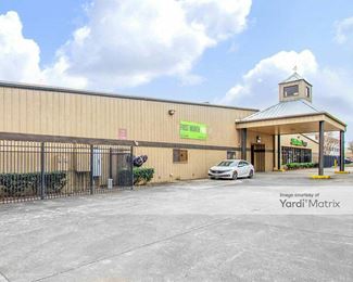 Photo 2 of Extra Space Storage - 6402 Fairmont Pkwy, Pasadena, TX