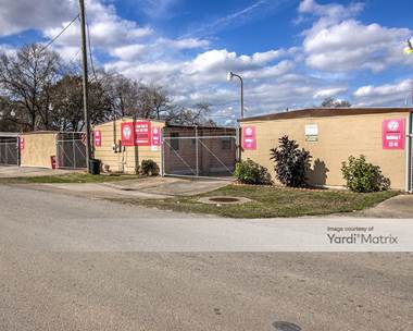 Storage Units for Rent available at 13827 Gainesville Street, Houston, TX 77015