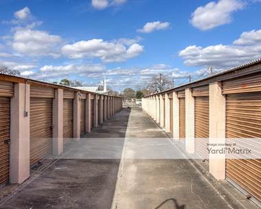 Storage Units for Rent available at 13827 Gainesville Street, Houston, TX 77015