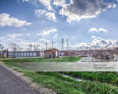 Storage Units for Rent available at 9519 Warren Road, Mont Belvieu, TX 77520