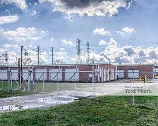 Photo 3 of 1st Choice Storage - 9519 Warren Road, Mont Belvieu, TX