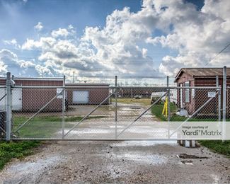 Photo 5 of 1st Choice Storage - 9519 Warren Road, Mont Belvieu, TX
