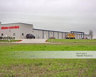 Photo 4 of Storage Star - 10800 Red Bluff Road, Pasadena, TX