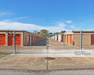 Photo 4 of Extra Space Storage - 1400 South Durant Street, Alvin, TX