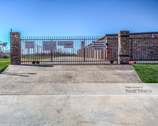 Photo 5 of 31st Street Store-Lock - 1501 31st Street, Texas City, TX