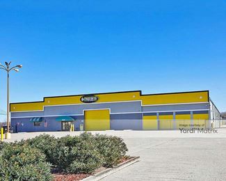 Photo 1 of Storage King USA - 4624 Garth Road, Baytown, TX