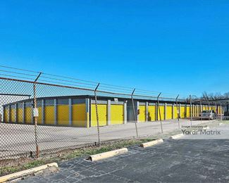 Photo 2 of Storage King USA - 4624 Garth Road, Baytown, TX