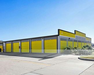 Photo 5 of Storage King USA - 4624 Garth Road, Baytown, TX