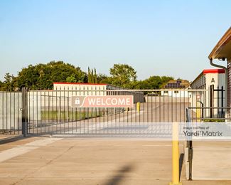 Photo 2 of Public Storage - 4013 Center Street, Deer Park, TX