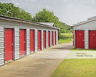 Photo 2 of Best N Texas Self Storage - 921 South Shanks, Clute, TX
