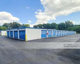 Photo 4 of Storage Rentals of America - 399 Main Street, Antioch, IL