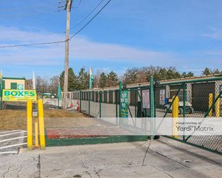 Photo 2 of Extra Space Storage - 880 East Rollins Road, Round Lake Beach, IL