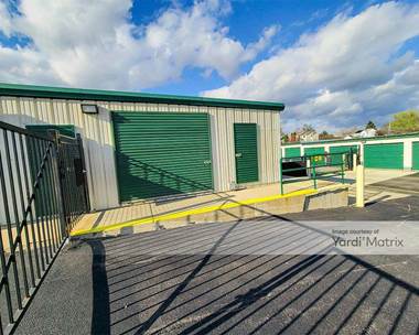 Storage Units for Rent available at 880 East Rollins Road, Round Lake Beach, IL 60073