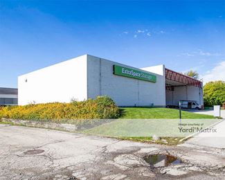 Photo 3 of Extra Space Storage - 27944 Bradley Road, Libertyville, IL