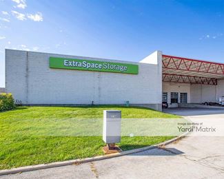 Photo 4 of Extra Space Storage - 27944 Bradley Road, Libertyville, IL