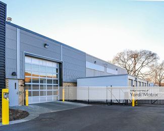 Photo 2 of Extra Space Storage - 2074 Mannheim Road, Des Plaines, IL